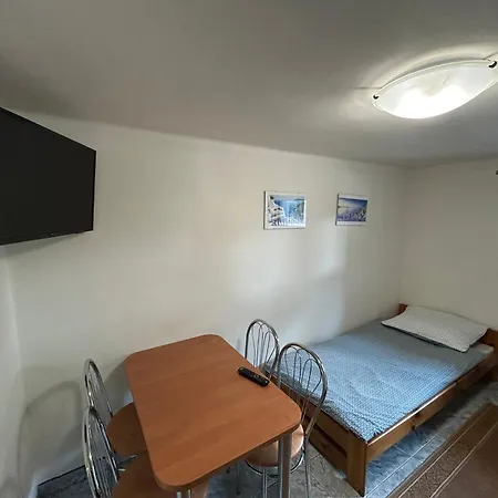 Apartment Szkolna 9 *